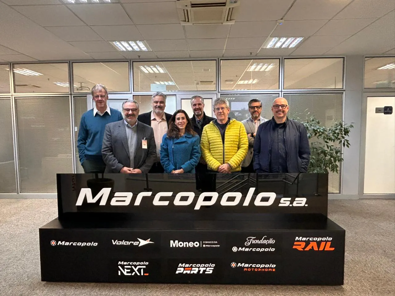 Instituto Besc visita Marcopolo, convida James Bellini para presidente de Honra e discute mobilidade sustentável